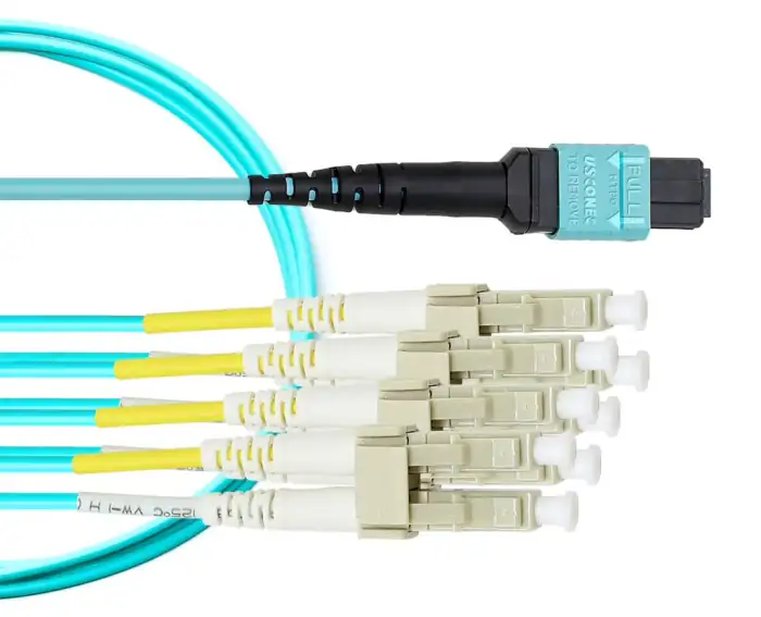 FIBER MTP-8 FEMALE BREAKOUT TO 4xLC/UPC DUPLEX OM4 50/125 3M